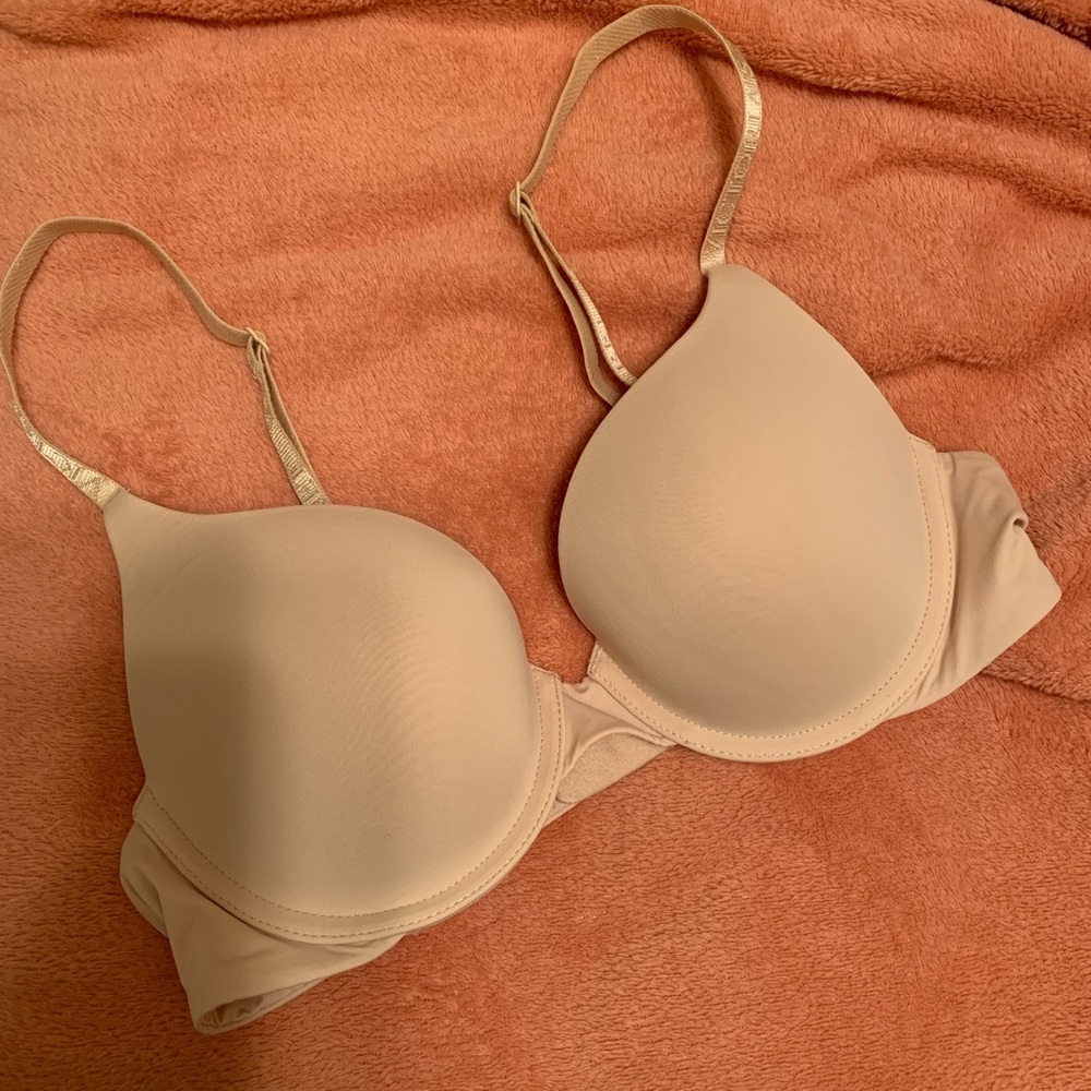 Victoria’s Secret padded underwire bra 34B